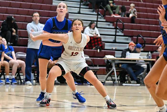 a South Medford Mission Hills girls basketball Oregon POA Holiday Classic December 30 2023 Leon Neuschwander 32